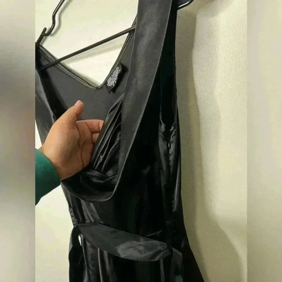 Hearts and Roses London Black Satin Skater Dress With Ruched Front Size Medium - Picture 9 of 11